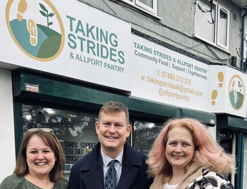Justin Madders MP with Claire Hutchings and Lisa Roberts from Taking Strides and Allport Pantry in Bromborough.