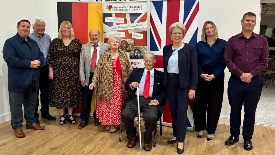 Justin Madders MP attends a dinner organised by the Friends of Reutlingen where guests from Reutlingen in Germany were hosted.